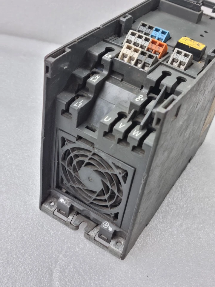 SIEMENS MICROMASTER 420 6SE6420-2AB15-5AA0 MADE IN UNITED KINGDOM Without Remote